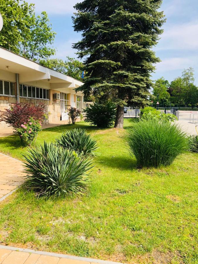 Napsugár Club és Panzió Fonyód Exterior foto
