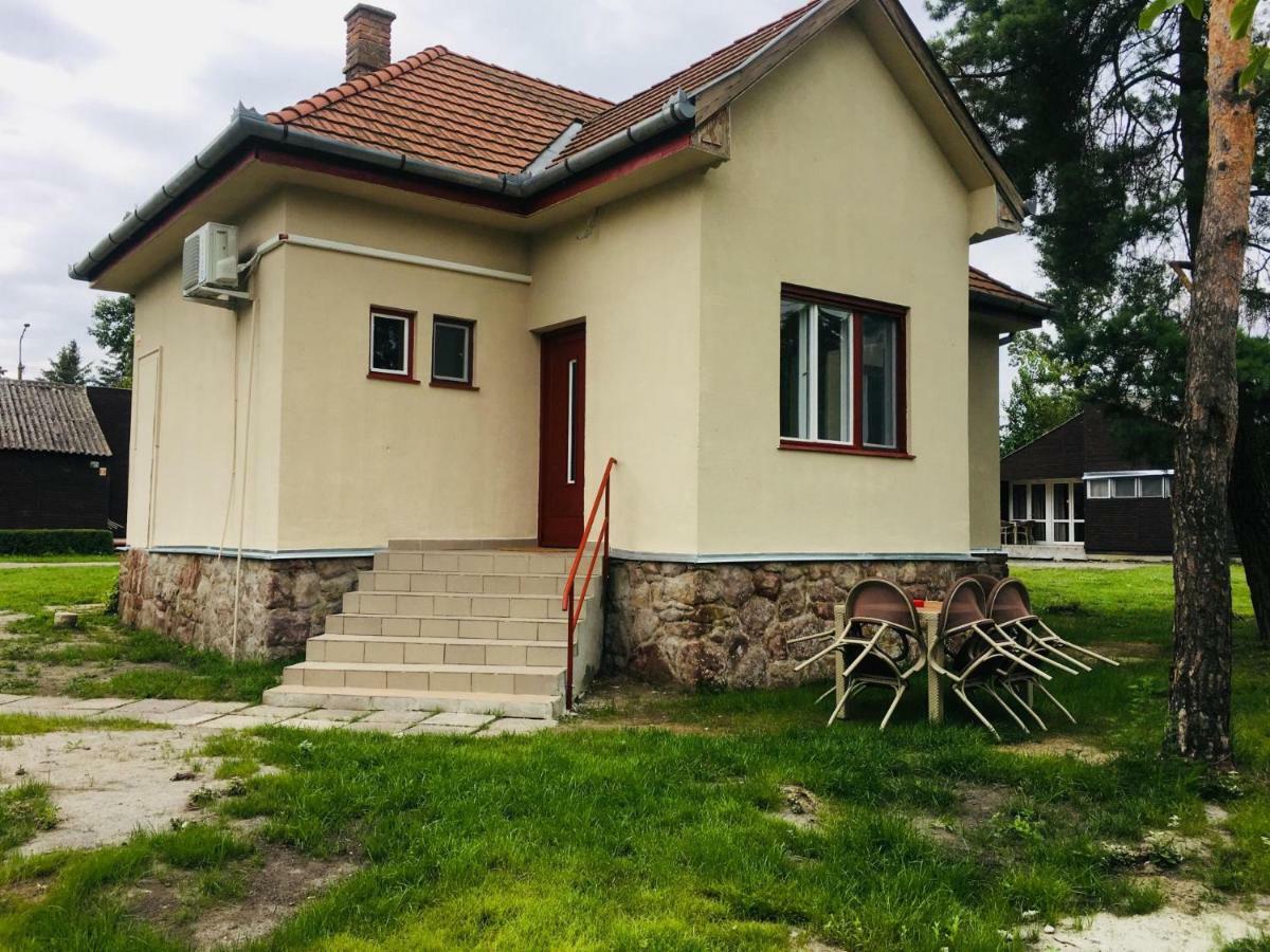 Napsugár Club és Panzió Fonyód Exterior foto