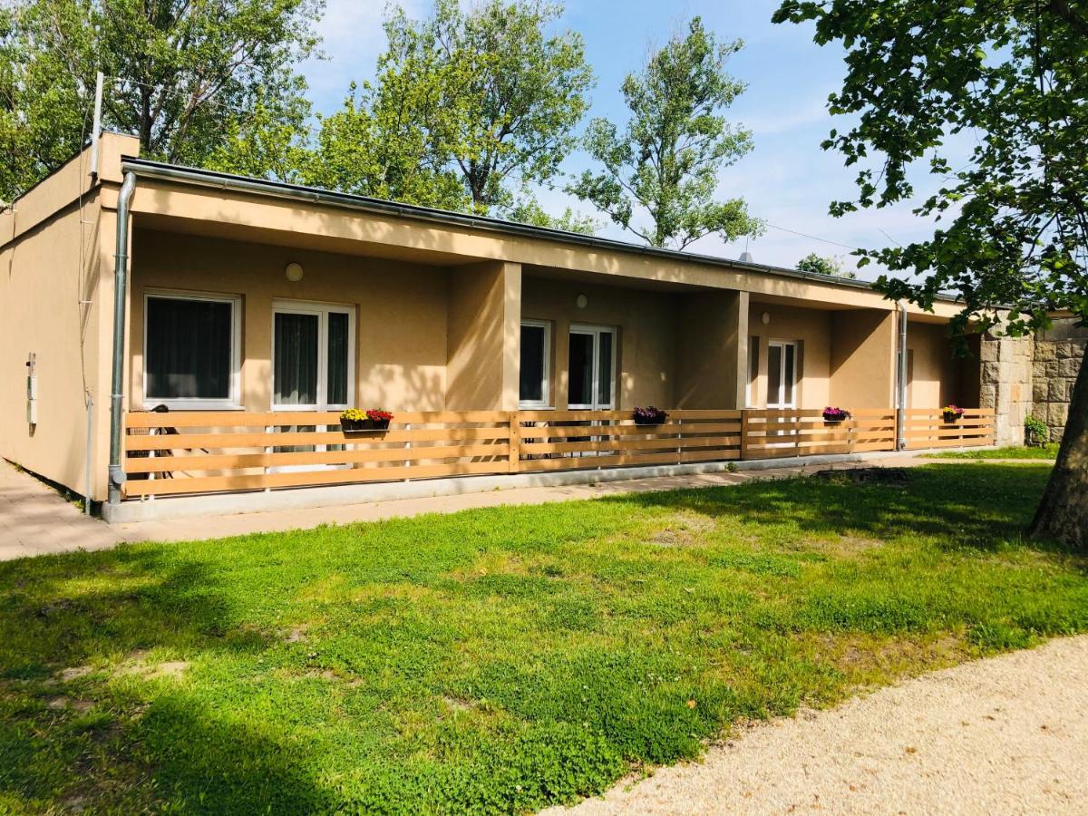 Napsugár Club és Panzió Fonyód Exterior foto